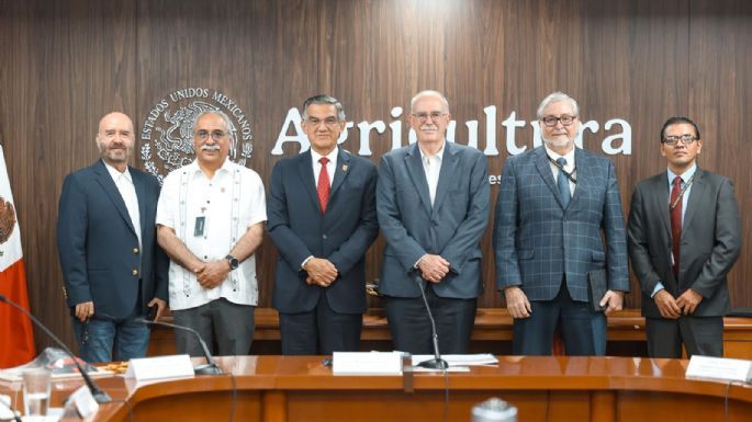 Acuerda Américo con SADER apoyos para productores de sorgo y maíz