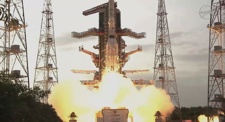 La NASA e India lanzan satélite para rastrear cambios en la superficie terrestre