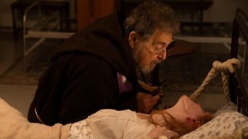 Al Pacino, como el padre Riesinger, en “Exorcismo. El ritual”