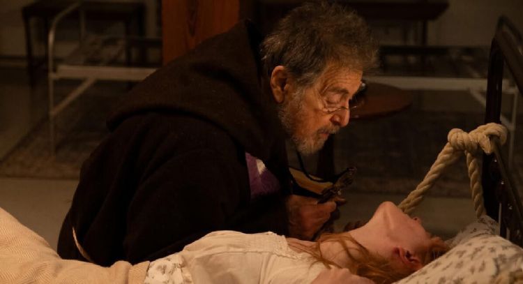 Al Pacino, como el padre Riesinger, en “Exorcismo. El ritual”