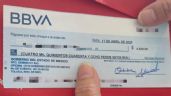 Foto ilustrativa de la nota titulada: Edomex: Secretaría de Educación y Deporte arman montaje, dan cheques a menores de edad y se los quitan