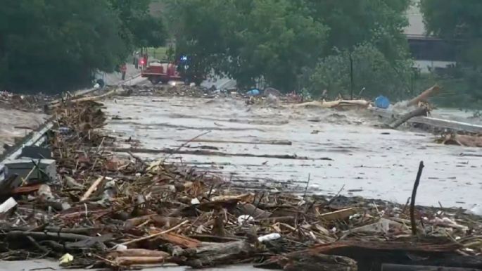 24 muertos por inundaciones en Texas; más de 20 niñas desaparecidas de campamento de verano
