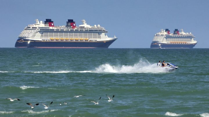Equipo del crucero de Disney salva a niña que cayó por la borda y a su padre que saltó tras ella