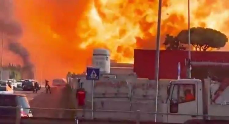 Potente explosión de una gasolinera es captada en videos en Roma, Italia; hay 25 heridos