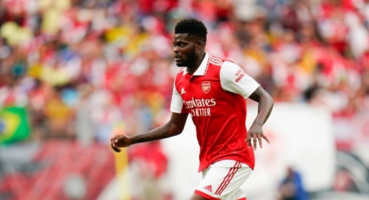 Thomas Partey, excentrocampista del Arsenal, es acusado de cinco cargos de violación