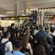 Reportan fallas y colapso en el Aeropuerto Internacional de Madrid