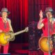 Bunbury se enoja en pleno concierto por el uso excesivo de celulares (Video)