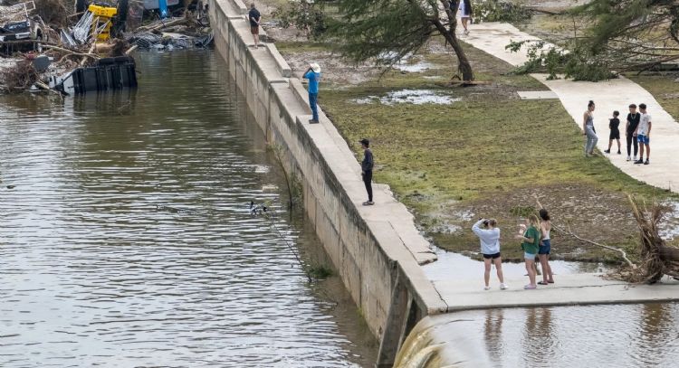 Disminuyen esperanzas de hallar sobrevivientes tras inundaciones en Texas