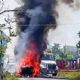 Atacan e incendian camiones de minera en carretera federal Iguala-Teloloapan
