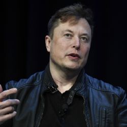 Elon Musk lanza Grokipedia para competir con la enciclopedia en línea Wikipedia