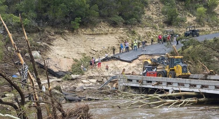 Sheinbaum felicita a dos mexicanas que apoyaron en rescates tras inundaciones en Texas