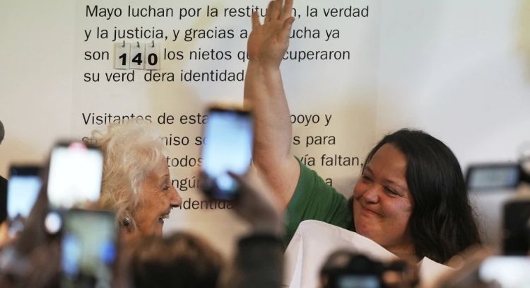 Abuelas de Plaza de Mayo encuentran al nieto 140, apropiado durante dictadura de Videla