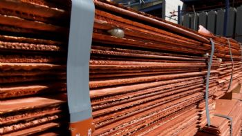 Trump anuncia arancel del 50% para la importación de cobre y otro de hasta 200% para fármacos