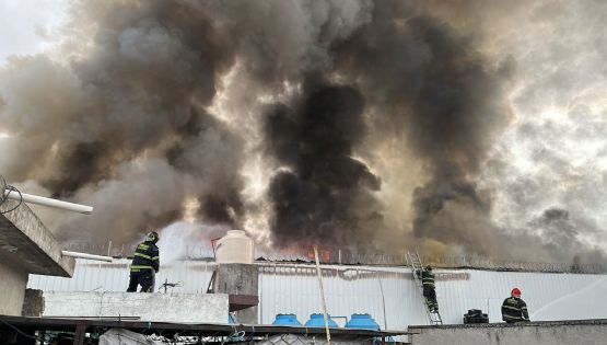 Incendios en la CDMX: En la Morelos se quemó una bodega y en la Cuauhtémoc puestos de un mercado