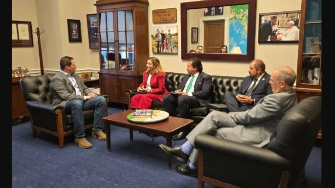 Gobernadora de Chihuahua se reúne en Washington con el congresista Tony Gonzales