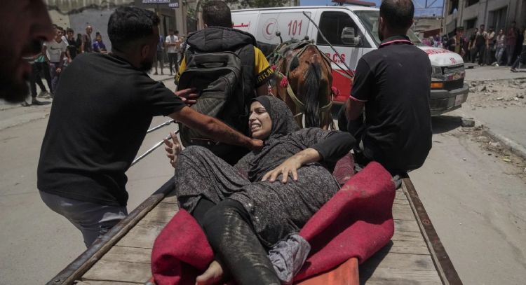 Militantes matan a cinco soldados israelíes en Gaza y ataques israelíes ultiman a 51 palestinos