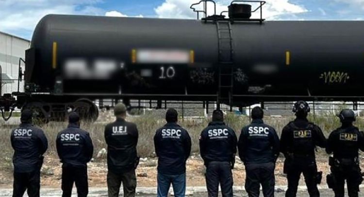Manolo Jiménez dice que el huachicol decomisado “iba de paso" y no se extrajo en Coahuila