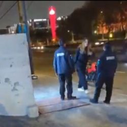 Difunden nuevo video de “Lady Racista” en el que agrede a guardia de condominio