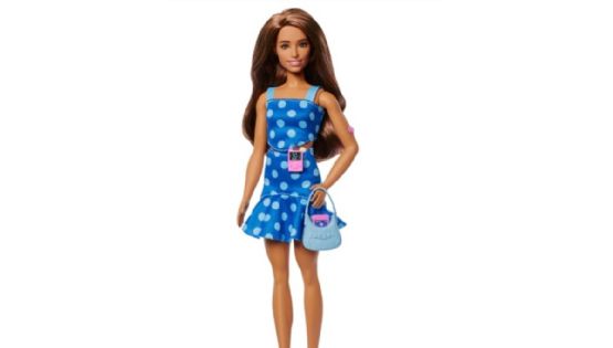 Mattel presenta su primera Barbie con diabetes tipo 1