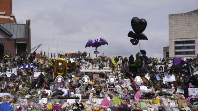 Birmingham da una emotiva despedida a Ozzy Osbourne mientras su familia lidera los homenajes