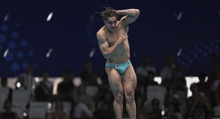 Osmar Olvera derrotó a los chinos; primer oro para México en una prueba olímpica varonil de clavados
