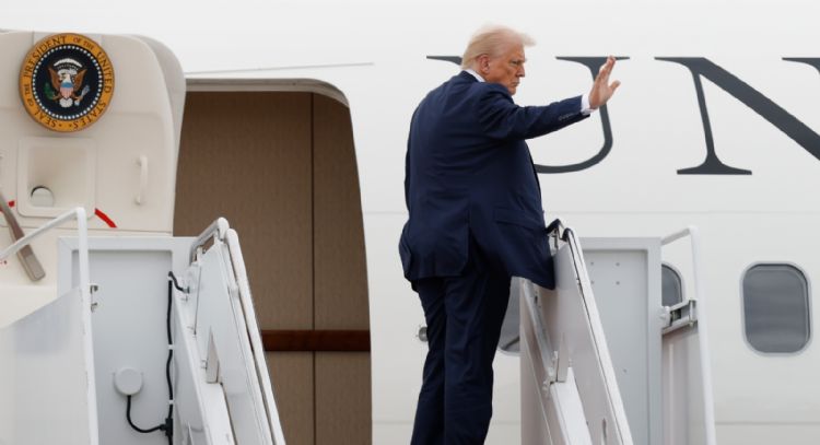 Trump ordena reposicionar submarinos nucleares tras declaraciones del expresidente ruso