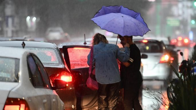 Lluvias fuertes, descargas eléctricas y granizo golpearán entre lunes y jueves a estas entidades