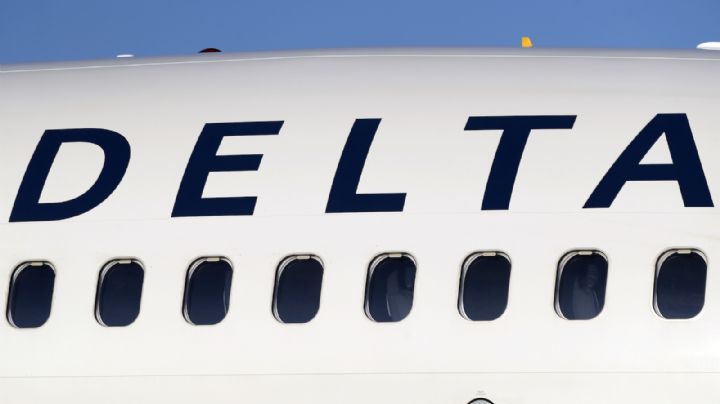 Ala de avión de Delta golpea aeronave vacía al retroceder desde la puerta en Atlanta