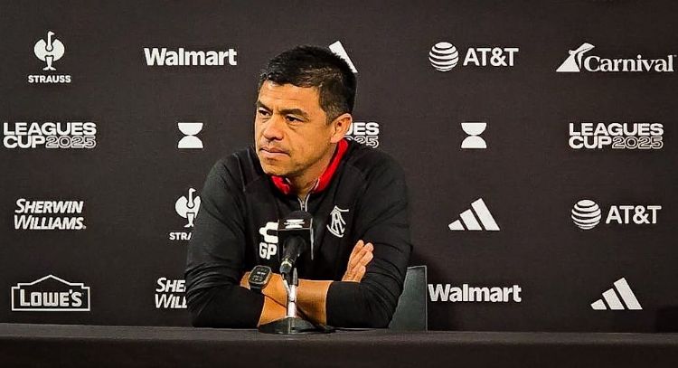 Gonzalo Pineda renuncia como director técnico del Atlas