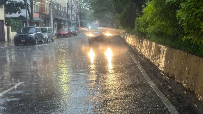 Amenaza de lluvias fuertes con granizo la tarde y noche del lunes en estas alcaldías de la CDMX
