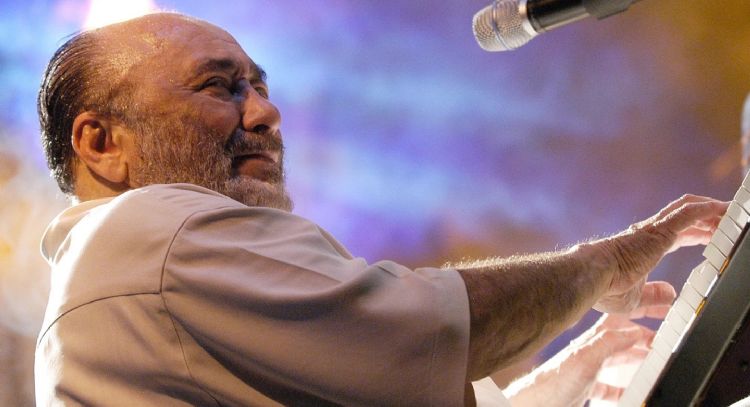 Eddie Palmieri, músico pionero del jazz latino y ganador del Grammy, muere a los 88 años