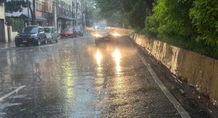 Amenaza de lluvias fuertes con granizo la tarde y noche del lunes en estas alcaldías de la CDMX