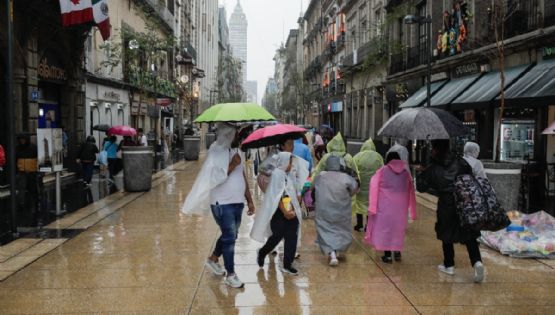 El desecho de aceite comestible a las coladeras puede incrementar el riesgo de inundaciones