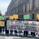 Mujeres protestan afuera de Palacio Nacional durante Conferencia Regional sobre la Mujer