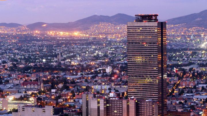 Sheinbaum promete sanear a Pemex, pero la petrolera se endeuda por 31 mil 500 mdp para volver a BMV