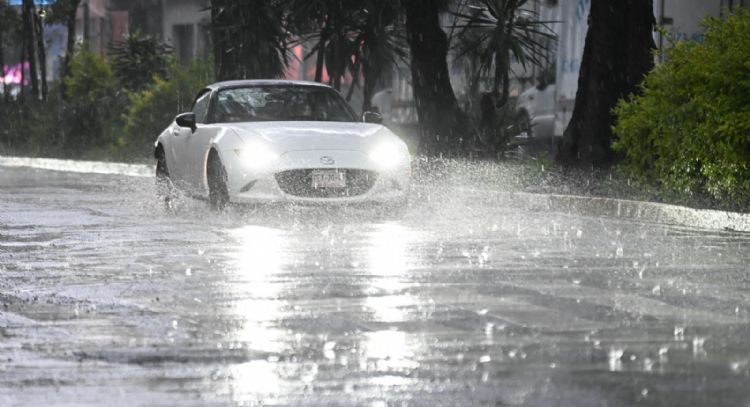 Chubascos y lluvias puntuales muy fuertes persistirán este jueves en 26 estados