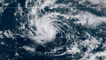 Advierten fuertes lluvias y grandes olas por tormenta tropical Erin en el Caribe