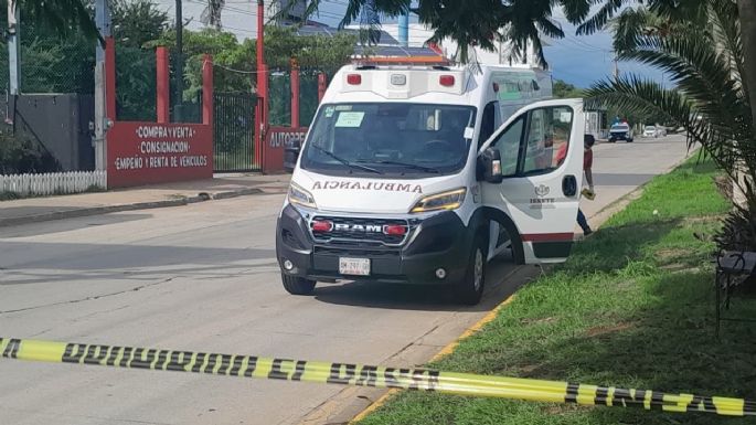 Grupo armado intercepta ambulancia del ISSSTE para “levantar” a paciente y lo libera más tarde
