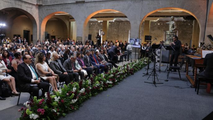 Con mariachi, tamales y música barroca, Noroña presenta su informe (Fotogalería y Video)