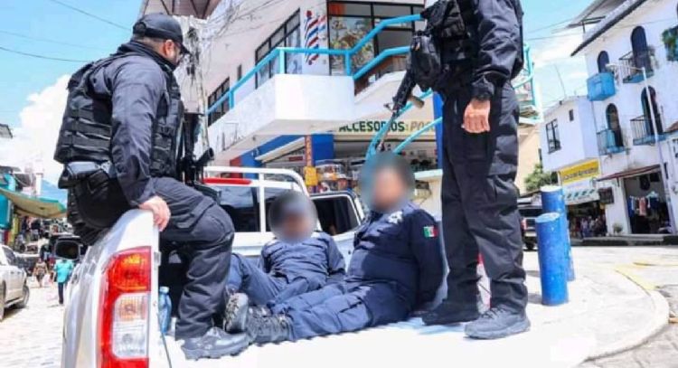 Fuerzas federales y estatales toman control de seguridad de Putla y detienen a cuatro policías