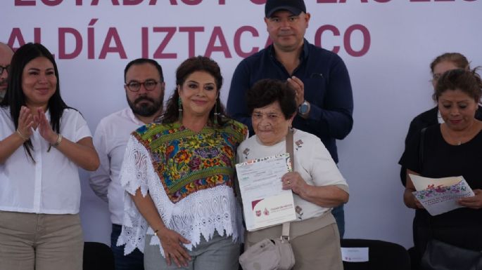 Brugada entrega apoyos económicos por 18 mdp a más de mil familias afectadas por las lluvias
