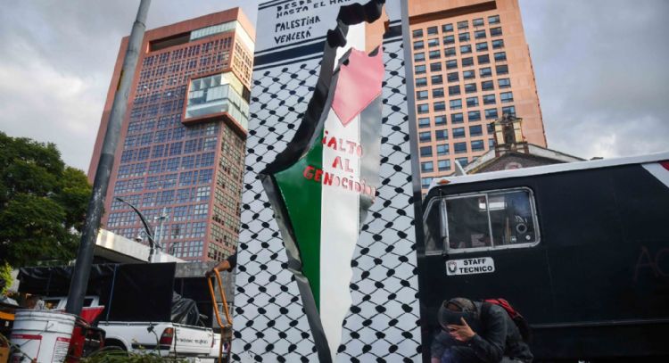 Colocan “antimonumento” como apoyo a Palestina en el Hemiciclo a Benito Juárez