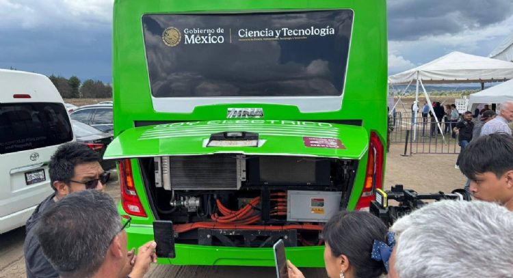 Ebrard revela interés en EU por el autobús eléctrico mexicano Taruk