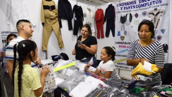 Regreso a clases se encarece 12.6% en México; impulsa compras de piratería y mercancía china
