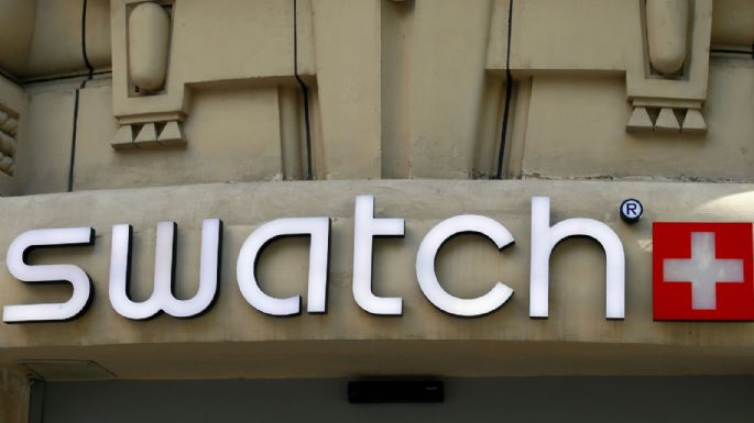 El fabricante suizo de relojes Swatch se disculpa y retira anuncio considerado racista