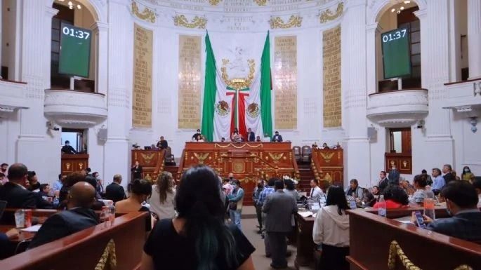 Congreso aprueba ley para justificar inasistencias de estudiantes por síntomas menstruales