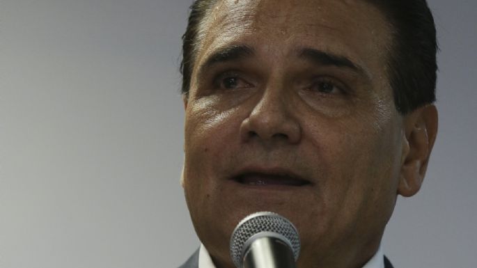 Silvano Aureoles consigue nuevo freno contra orden de captura