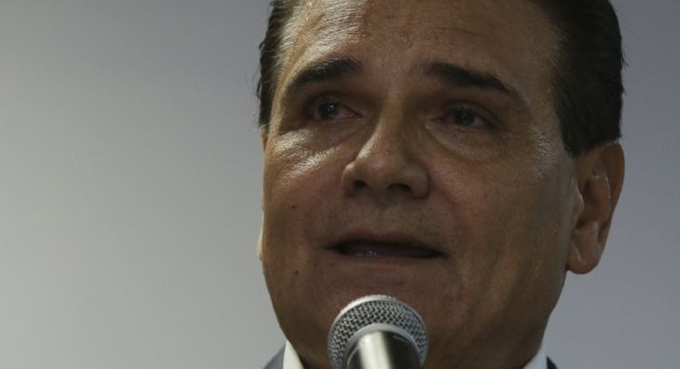 Silvano Aureoles consigue nuevo freno contra orden de captura