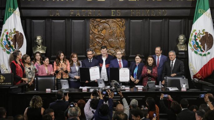Ratifican a Genaro Lozano como embajador en Italia; “falta el de Lord Molécula", critican