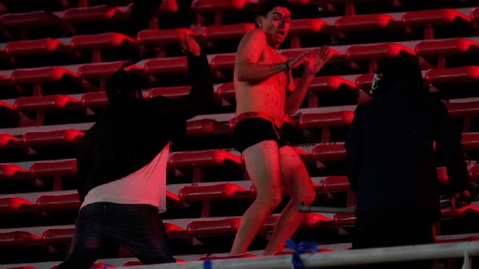Suspenden por violencia partido entre Independiente y Universidad de Chile en Argentina (Videos)